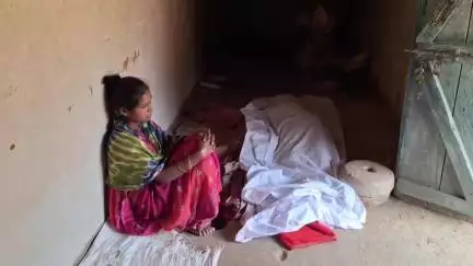 पत्थलगांव: दिवानपुर में दो सांपों की दुश्मनी में इंसान बना बलि का बकरा, जमीन में सो रहे व्यक्ति की सर्पदंश से हुई मौत