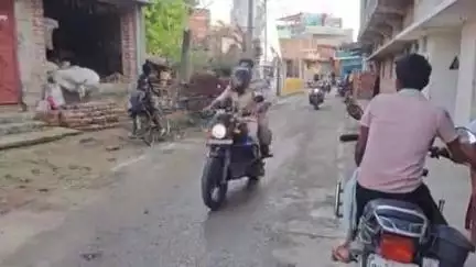 अरियरी: बकरीद को लेकर अरियरी प्रखंड में फ्लैग मार्च, मस्जिदों में तैयारी पूरी