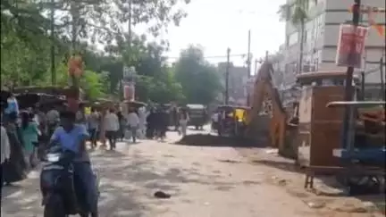 गया टाउन सीडी ब्लॉक: गया रेलवे जंक्शन के डेल्हा साइड में अवैध बनीं 42 अस्थाई दुकानें हटाई गईं, सख्त चेतावनी दी गई