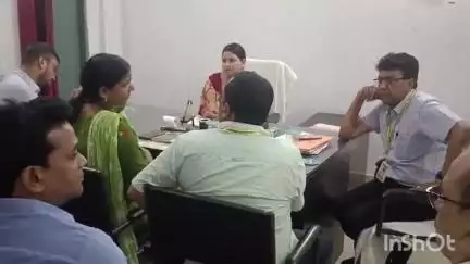 लखीसराय: जिला परिषद कार्यालय में जमीन की नापी और म्यूटेशन को लेकर अधिकारियों की अहम बैठक