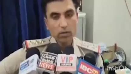 हुज़ूर: रीवा: चंद्रलोक होटल के पास मिली लावारिस फॉर्च्यूनर, एक्सयूवी का नंबर लगा, हो सकता है बड़ा खुलासा