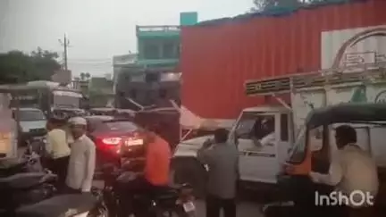 बिधूना: कस्बा के बेला रोड बाईपास पर डग्गामार बहनों के चलते जाम से जूझ रहे लोग परेशान