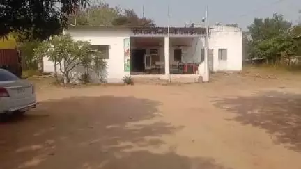 बडोनी: ग्राम कमरारी में जुए के अड्डे पर पुलिस की दबिश, 5 जुआरी गिरफ्तार, ₹6800 व 5 बाइक जब्त