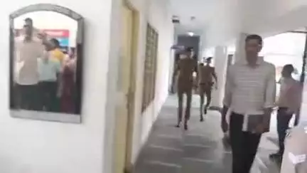 रुद्रपुर: सितारगंज कोतवाली क्षेत्र में महिला की संदिग्ध मौत के मामले में परिजनों ने हत्या का आरोप लगाते हुए SSP से की मुलाकात