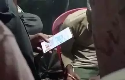 रूड़की: पिरान कलियर में खुलेआम दुकान लगाकर सट्टा खिला रहे सटोरी का वीडियो हुआ वायरल, सटोरी की तलाश में जुटी पुलिस