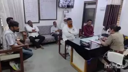 દાંતા: દાંતા પોલીસ સ્ટેશન ખાતે શાંતિ સમિતિની બેઠક યોજાઈ, બકરી ઈદ તહેવારને લઈ આ બેઠકનું આયોજન કરાયું.