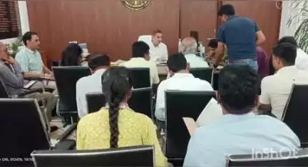 रॉबर्ट्सगंज: आकांक्षात्मक ब्लॉक चतरा के डीएम ने लोढ़ी विकास भवन में किया स्थलीय परीक्षण