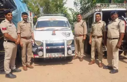 अलीराजपुर: अलीराजपुर में ईको गाड़ी चोरी करने वाला शातिर चोर कोतवाली पुलिस द्वारा गिरफ्तार, कार्यवाही जारी