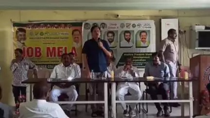 నిరుద్యోగ యువతీ, యువకులు  జాబ్ మేళాలు సద్వినియోగం చేసుకోవాలి: మండపేటలో ఎమ్మెల్యే వేగుళ్ళ జోగేశ్వరరావు