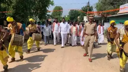 పెద్దపల్లి: పెద్దపల్లి మండలం లోని దేవునిపల్లిగ్రామంలో ఉన్న లక్ష్మీనరసింహస్వామి ధ్వజస్తంభ కార్యక్రమంలో పాల్గొన్న పెద్దపల్లి ఎమ్మెల్యే