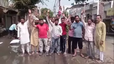 हसनपुर: हसनपुर लालबाग रेट रेतिया मस्जिद के पास जल भराव से लोग परेशान, किया प्रदर्शन #jansamasya