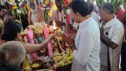 నగరి: అయనంబాకంలో కుంభాభిషేకం, సీతారాముల కళ్యాణోత్సవంలో పాల్గొన్న ఎమ్మెల్యే భాను ప్రకాష్