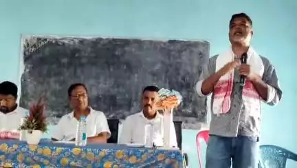 উত্তৰ লক্ষীমপুৰ: জুনুবস্তিত অভিভাৱক সন্মিলন আৰু শৈক্ষিক সজাগতা সভা,উপস্থিত থাকে আছাৰ কেন্দ্ৰীয় সভাপতি, জিলা চাহ মজদুৰ সংঘৰ সচিব