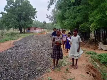 प्राथमिक विद्यालय बरकानी में गर्मी छुट्टी के दौरान भी बचों को सुबह 5 बजे से 7 बजे तक निशुल्क पढ़ाया गया,