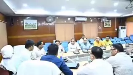 देवघर: उपायुक्त ने राष्ट्रपति आगमन हेतु समाहरणालय में तीर्थपुरोहित समाज व पंडा धर्म रक्षिणी सभा के सदस्यों के साथ की बैठक