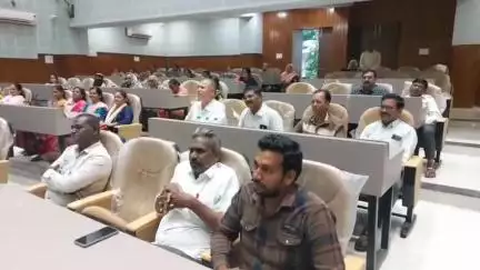 जालना: महापालिकेच्या सभागृहात मुख्याध्यापक व सर्व शिक्षक यांची आढावा बैठक संपन्न..