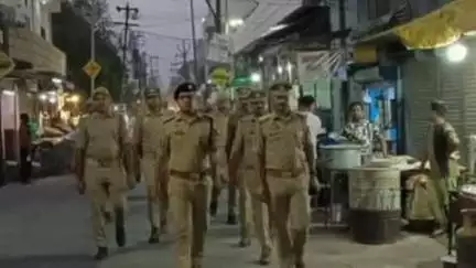 पीलीभीत: बकरा ईद के त्यौहार को ध्यान में रखते हुए अपर पुलिस अधीक्षक ने शहर कोतवाली क्षेत्र में की पैदल गश्त, अच्छी व्यवस्थाएं