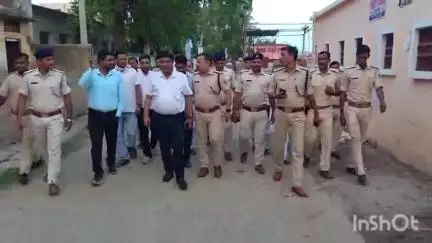 डुमरांव: डुमरांव और ब्रह्मपुर में बकरीद को लेकर फ्लैग मार्च, शांति व्यवस्था बनाए रखने के लिए अहम फैसले लिए गए