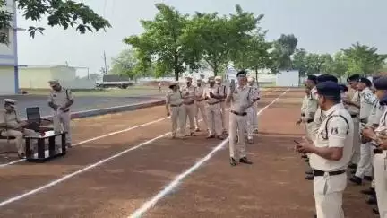 साजा: बेमेतरा एसएसपी ने रक्षित केंद्र में कर्मयोगी ऐप के संबंध में पुलिस अधिकारियों और कर्मचारियों को दी जानकारी