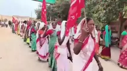 भरनो: झारखंड राज्य किसान सभा के बैनर तले भरनो अंचल और ब्लॉक का घेराव किया गया