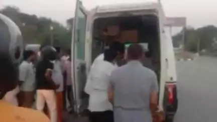 सिराथू: कोखराज थाना के पास तेज रफ्तार कार ने बाइक को मारी टक्कर, बाइक सवार की हालत गंभीर