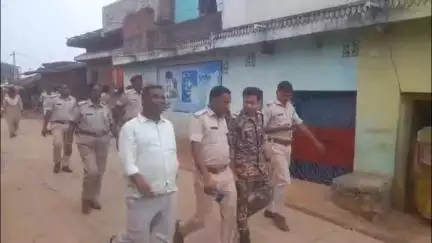 गोड्डा: ममुफस्सिल थाना क्षेत्र में बकरीद को लेकर निकला फ्लैग मार्च, शांति का दिया संदेश