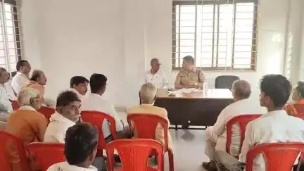 जबेरा: थाना प्रांगण जबेरा में शांति समिति की बैठक संपन्न, क्षेत्र में गौकशी का मामला आए तो तत्काल जानकारी दें