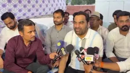 नागौर: नागौर सांसद हनुमान बेनीवाल ने एसआई भर्ती मामले में सरकार को आंदोलन तेज करने की दी चेतावनी