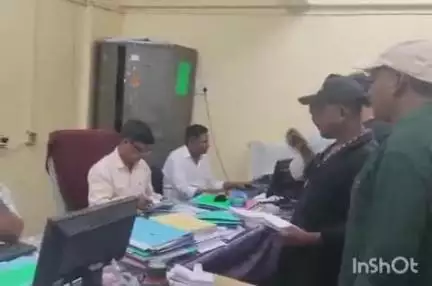 માંગરોળ: તાલુકાની વિવિધ ગ્રામ પંચાયતોમાં  સરપંચ પદ માટે 12 અને સભ્યપદ માટે 70 ઉમેદવારોની ઉમેદવારી નોંધાઈ