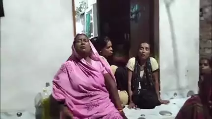 अतरौली: दादों सांकरा घाट पर गंगा में डूबे रवी का शव 22 घंटे बाद गोताखोरों ने किया बरामद, परिवार में मचा कोहराम