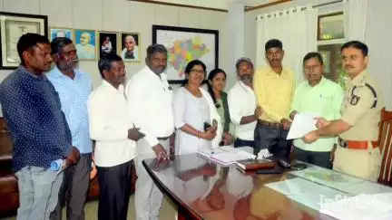 ಚಿಕ್ಕಮಗಳೂರು: ಅತಿವೇಗದಿಂದ ಸಂಚರಿಸುವ ಟಿಪ್ಪರ್, ಟ್ರ್ಯಾಕ್ಟರ್ ವಿರುದ್ಧ ಕ್ರಮಕ್ಕೆ ನಗರದಲ್ಲಿ ಬಿಎಸ್ಪಿ ಆಗ್ರಹ, ಎಸ್ಪಿಗೆ ಮನವಿ ಸಲ್ಲಿಕೆ