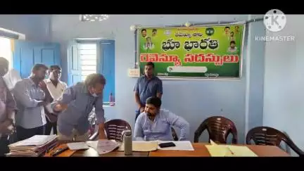 మంచిర్యాల: భూభారతి రెవెన్యూ సదస్సుల ద్వారా భూసమస్యల పరిష్కారం: జిల్లా కలెక్టర్ కుమార్ దీపక్