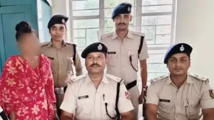 दरभंगा: दरभंगा रेलवे स्टेशन पर महिला यात्री का पर्स लेकर भाग रही एक महिला को आरपीएफ ने किया गिरफ्तार