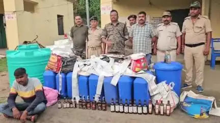 गिरिडीह: सरिया थाना के गोलगो गांव में चल रही अवैध मिनी शराब फैक्ट्री का पुलिस ने किया भंडाफोड़
