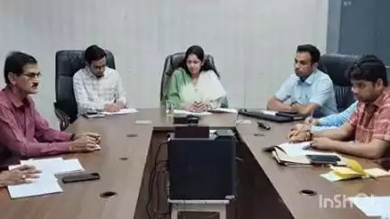 हुज़ूर: रीवा कलेक्टर प्रतिभा पाल ने कलेक्टर कार्यालय में पौधारोपण की तैयारी की समीक्षा की