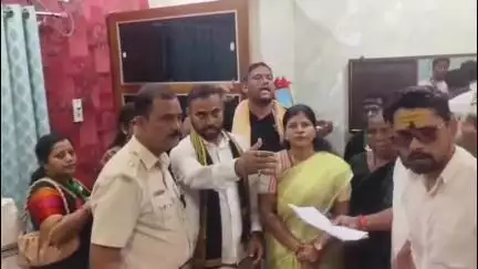 ସୁକିନ୍ଦା: ସୁକିନ୍ଦାରେ ବିଜେଡି ପାଳିଲା କଳା ଦିବସ , ବିଶାଳ ପଦଯାତ୍ରାରେ ଆସି ଅତିରିକ୍ତ ଆରକ୍ଷୀ ଅଧିକ୍ଷକଙ୍କୁ ସ୍ମାରକ ପତ୍ର ପ୍ରଦାନ କଲେ ପ୍ରିତିରଞ୍ଜନ
