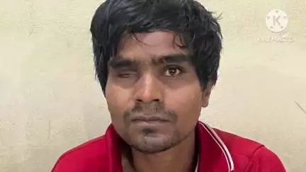 পশ্চিম যোৰহাট: নিজ সন্তানক হত্যা কৰা পিতৃক মৰিয়নিত গ্ৰেপ্তাৰ কৰে আৰক্ষীয়ে, সুৰাৰ ৰাগীত সাধাৰণ কথাতেই হত্যা কৰিছিল সন্তানক