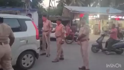 નવસારી: ઈદના તહેવારને લઈને નવસારી પોલીસ સતર્ક, શહેરના વિવિધ વિસ્તારમાં ચેકીંગ