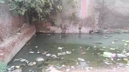 पीलीबंगा: पीलीबंगा कस्बे के वार्ड 16 में महात्मा गांधी अंग्रेजी विद्यालय के चारों तरफ फैल गंदा पानी #jansansaya