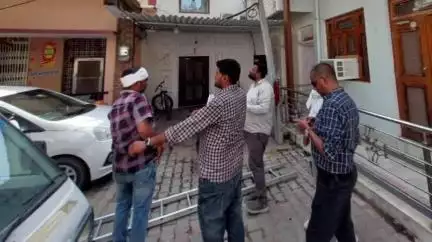 निवाड़ी: पृथ्वीपुर नगर में विद्युत विभाग के सतर्कता दल ने बिजली चोरी के 21 मामले दर्ज किए