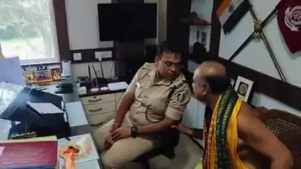ପୁରୀ ମ୍ୟୁନିସିପାଲଟି: ପୁରୀ ଏସପିଙ୍କ କାର୍ଯ୍ୟାଳୟରେ ଛତିଶା ନିଯୋଗ ସହ ବୈଠକ କରିଛନ୍ତି ଏସପି ବିନୀତ ଅଗ୍ରୱାଲ।