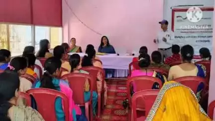 भिकियासैन: संजीवनी विकास एवं जन कल्याण समिति ने समावेशी ग्रुप की महिलाओं की कार्यशाला का आयोजन किया, राज्य महिला आयोग की सदस्य रहीं मौजूद
