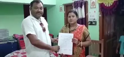 सनहौला: सनौहला प्रखंड का बूथ लिस्ट जदयू अनुसूचित जाति के प्रखंड अध्यक्षा ने जिला अध्यक्ष को सौंपा