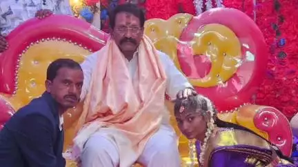 మంత్రాలయం: మంత్రాలయ నియోజకవర్గం లోని పలు వివాహ వేడుకలకు హాజరై నూతన వధూవరులను ఆశీర్వదించిన ఎమ్మెల్యే వై బాల నాగిరెడ్డి