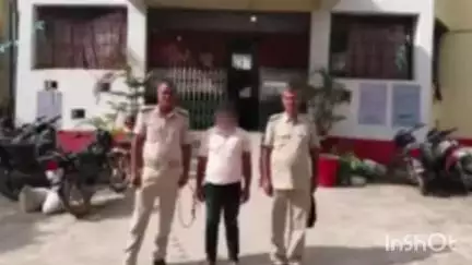 ढाका: चिरैया थाना क्षेत्र में हुए हत्या कांड में शामिल एक अभियुक्त को हथियार के साथ किया गया गिरफ्तार
