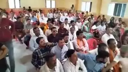 जबेरा: राज्यमंत्री धर्मेंद्र सिंह लोधी ने नोहटा में 24 लाख की लागत से बनने वाले सामुदायिक भवन का लोकार्पण किया