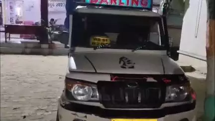 केवटी रनवे: केवटी प्रखंड: तिसभंवरा पुल पर आम के कैरेट में छिपाई विदेशी शराब जब्त