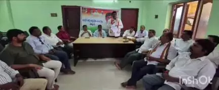 కొత్తగూడెం: నూతన కార్పోరేషన్‌కు పాల్వంచ కొత్తగూడం కార్పొరేషన్‌గా జీవో విడుదల చేయాలని కోరిన కాంగ్రెస్ శ్రేణులు