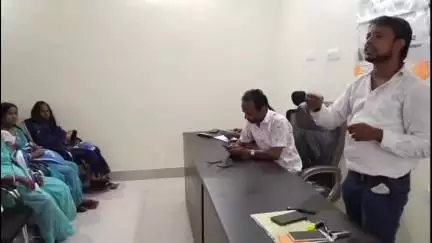 जामताड़ा: नगर परिषद मिहिजाम में वूमेन फॉर ट्री योजना के तहत SHG महिला सदस्यों के लिए प्रशिक्षण कार्यशाला का आयोजन किया गया