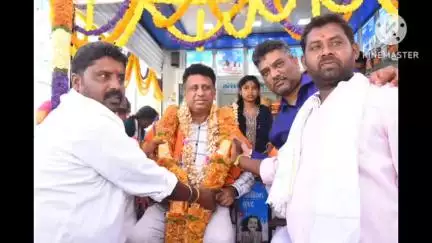 ಚಿಕ್ಕಬಳ್ಳಾಪುರ: ನಗರದ ಎಪಿಎಂಸಿಯಲ್ಲಿ ನಂದಿನಿ ಹಾಲಿನ ಮಳಿಗೆ ಉದ್ಘಾಟಿಸಿದ ಸಚಿವ ಎಂ.ಸಿ.ಸುಧಾಕರ್